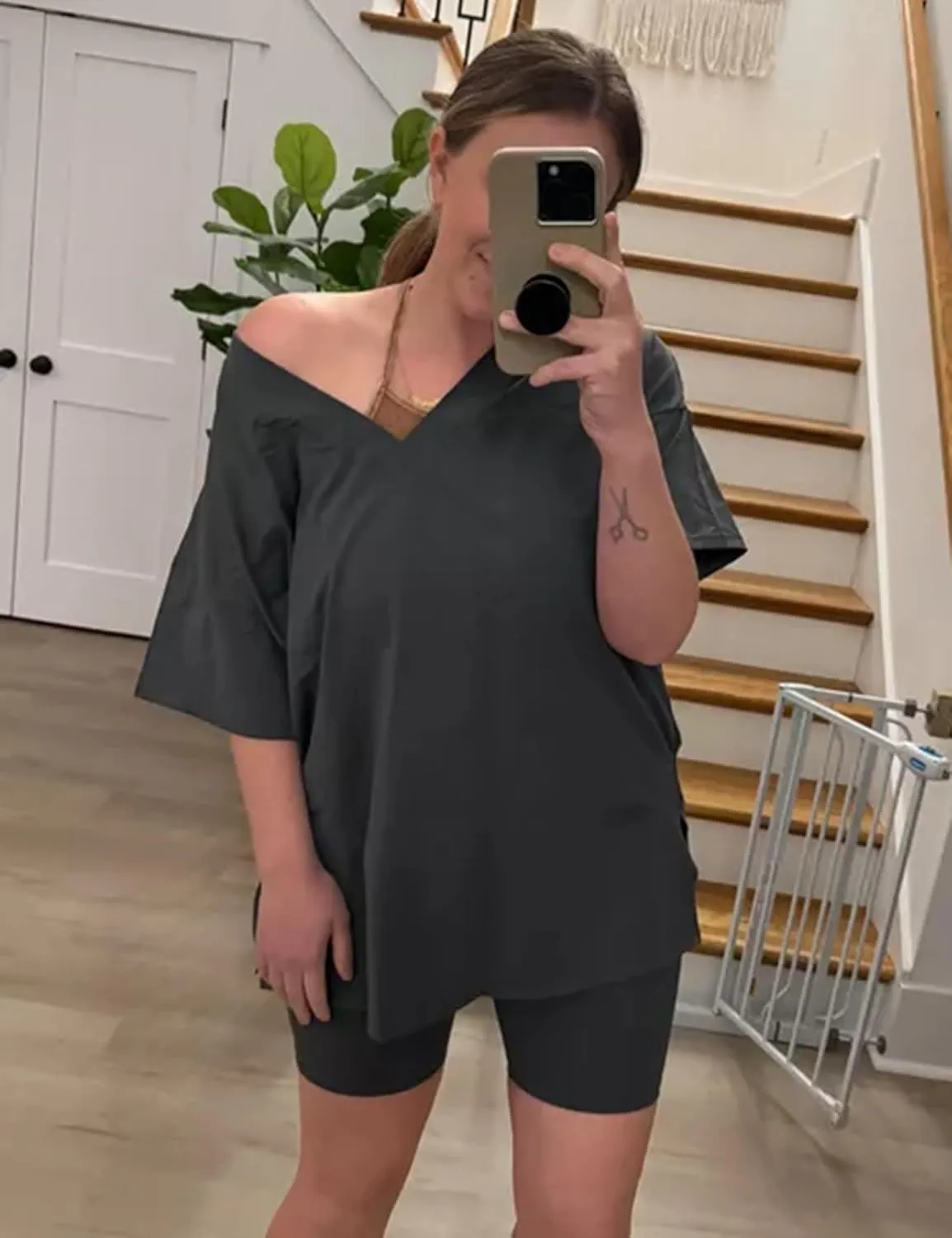Ailoqing 2 Piece Outfits for Women Summer Oversized V Neck T Shirt Biker Short Sets Hot Shot Reversible Set
